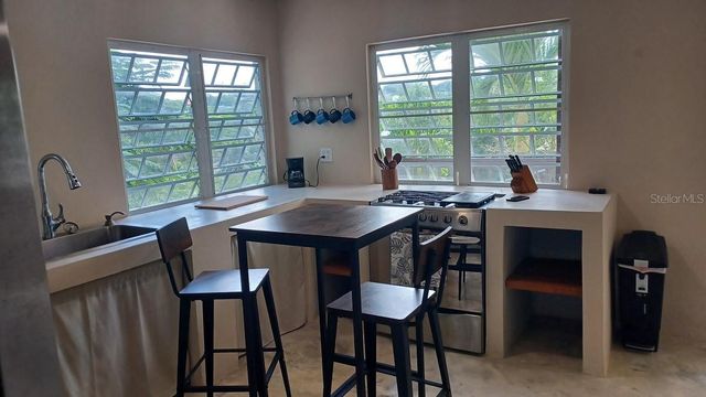 392 BRAVOS DE BOSTON, Vieques, PR 00765