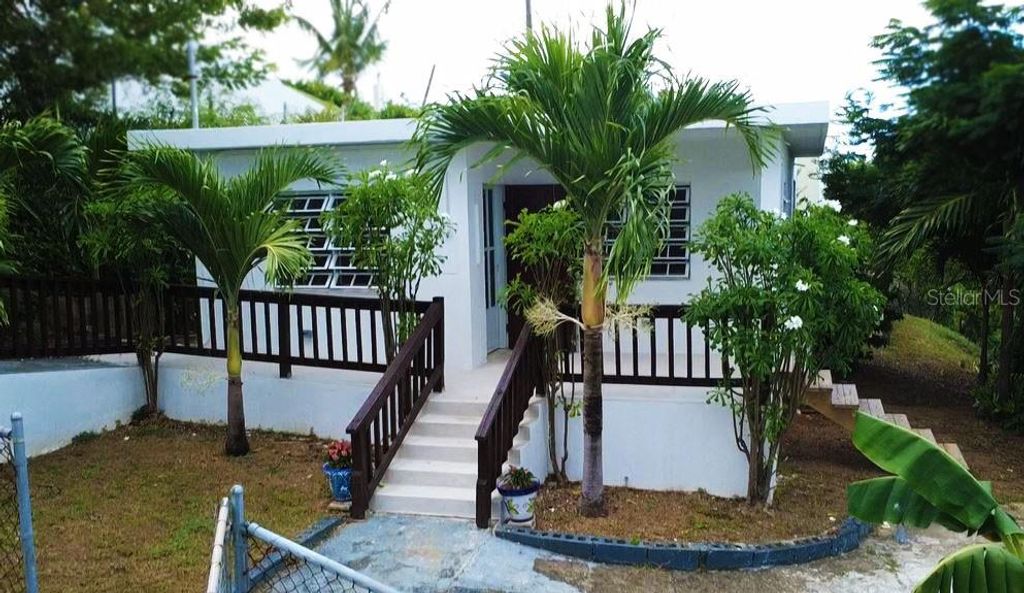 392 BRAVOS DE BOSTON, Vieques, PR 00765