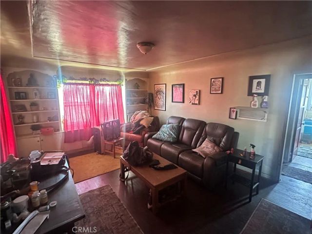 1353 S Redondo, Los Angeles, CA 90019