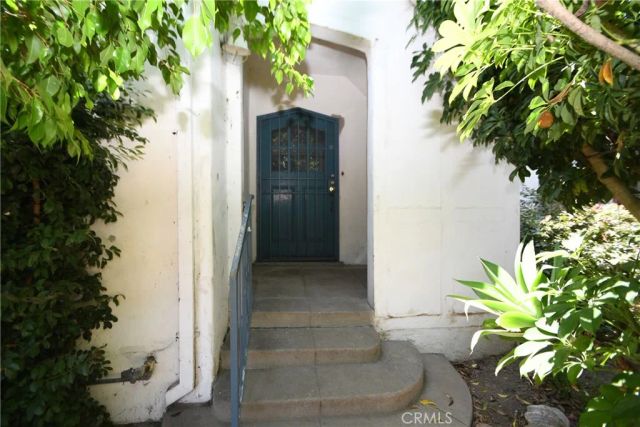 1353 S Redondo, Los Angeles, CA 90019