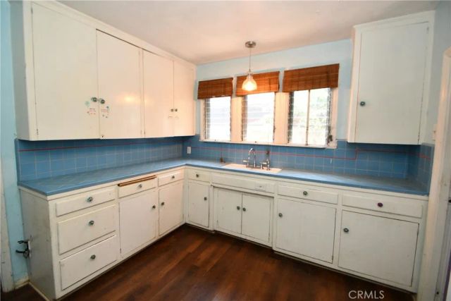 1353 S Redondo, Los Angeles, CA 90019