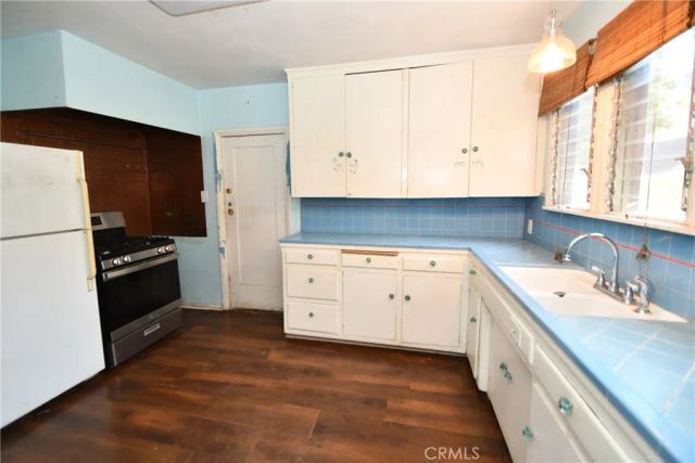 1353 S Redondo, Los Angeles, CA 90019