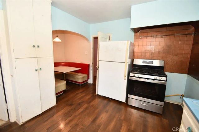 1353 S Redondo, Los Angeles, CA 90019
