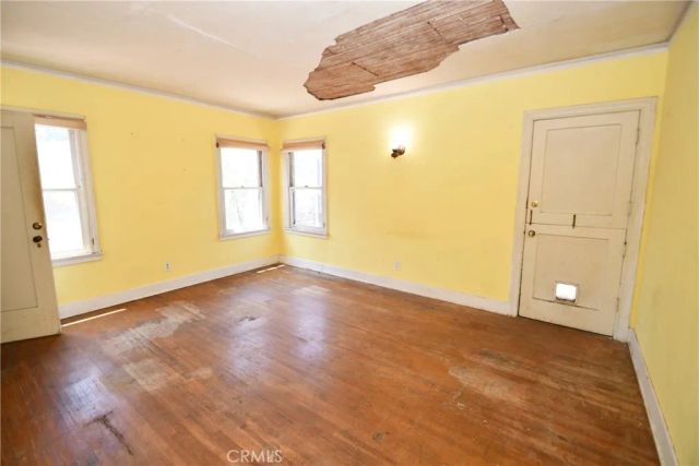 1353 S Redondo, Los Angeles, CA 90019