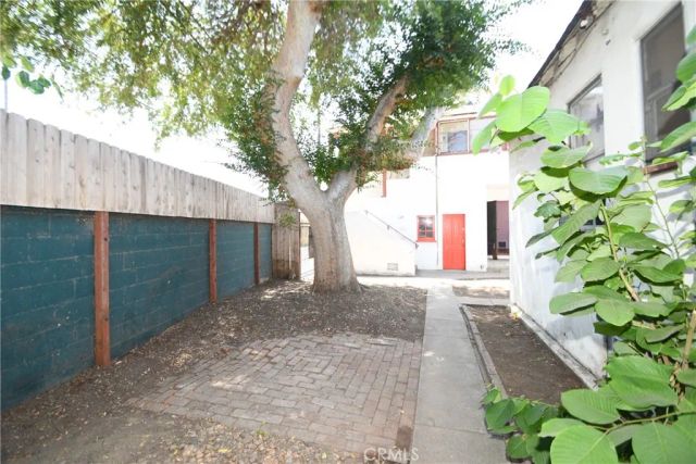 1353 S Redondo, Los Angeles, CA 90019