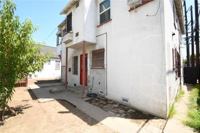 1353 S Redondo, Los Angeles, CA 90019