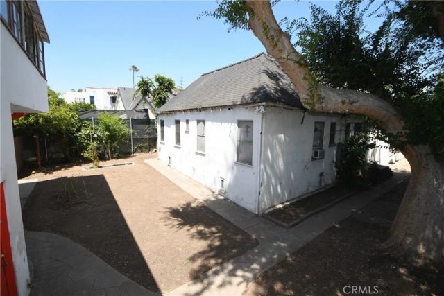 1353 S Redondo, Los Angeles, CA 90019