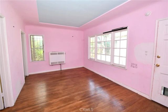 1353 S Redondo, Los Angeles, CA 90019