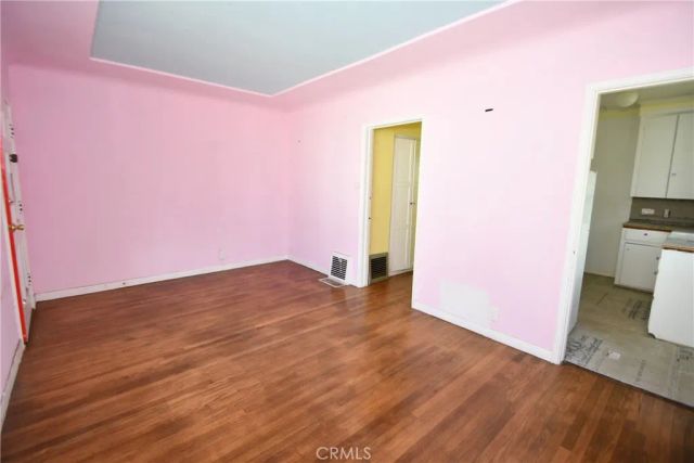 1353 S Redondo, Los Angeles, CA 90019