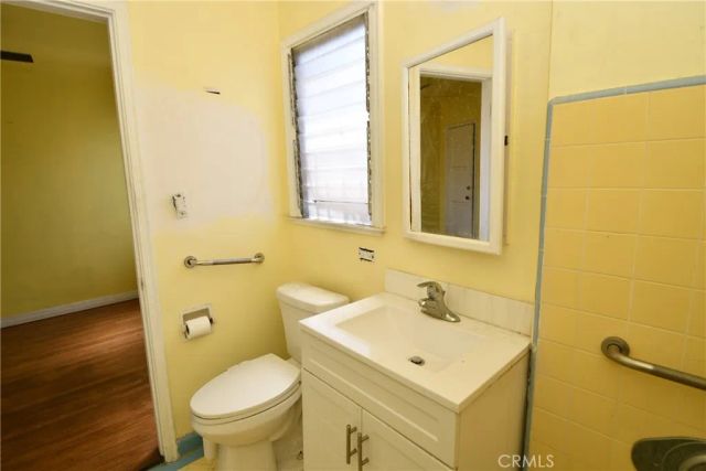 1353 S Redondo, Los Angeles, CA 90019