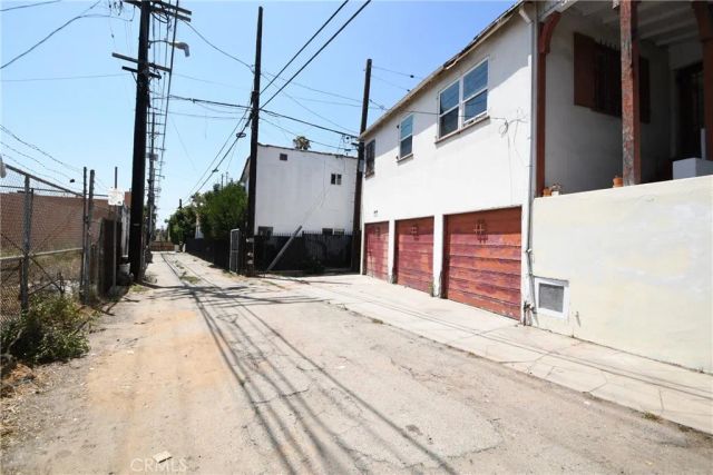 1353 S Redondo, Los Angeles, CA 90019