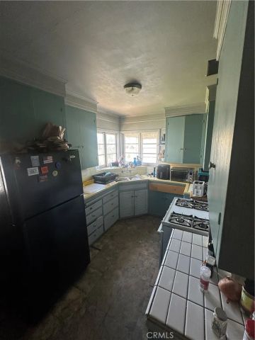 1353 S Redondo, Los Angeles, CA 90019