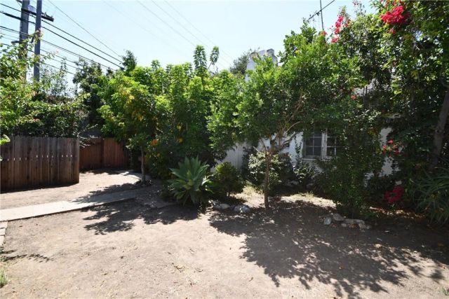 1353 S Redondo, Los Angeles, CA 90019