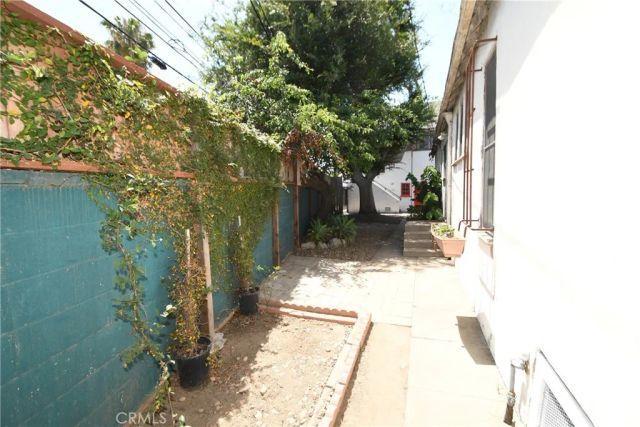 1353 S Redondo, Los Angeles, CA 90019
