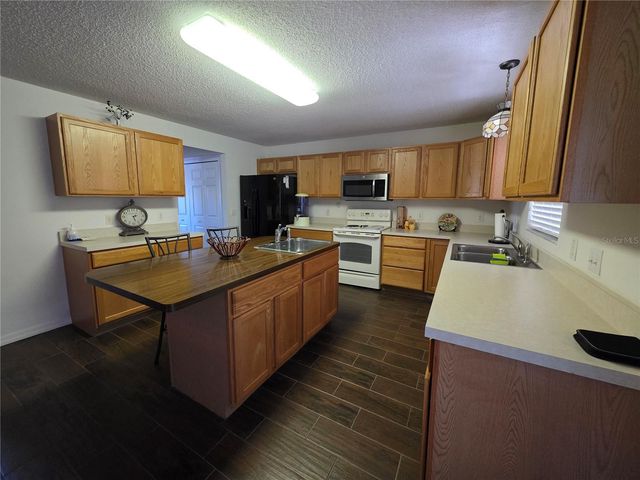 9276 ELM COURT, Spring Hill, FL 34606