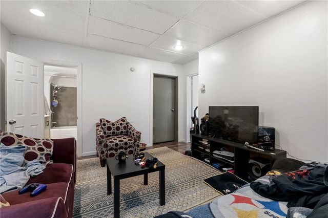 288 Paul St, Mt Washington, PA 15211