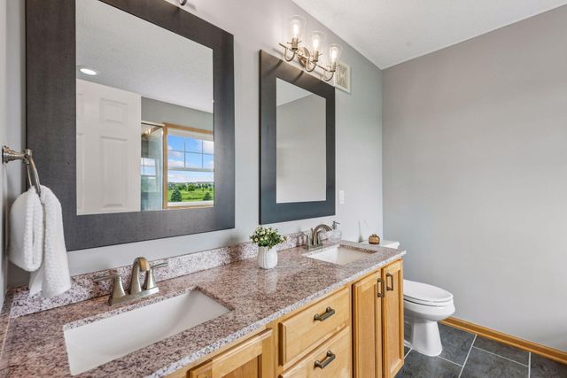 12155 85th Avenue N, Maple Grove, MN 55369
