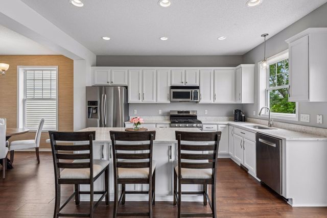 12155 85th Avenue N, Maple Grove, MN 55369