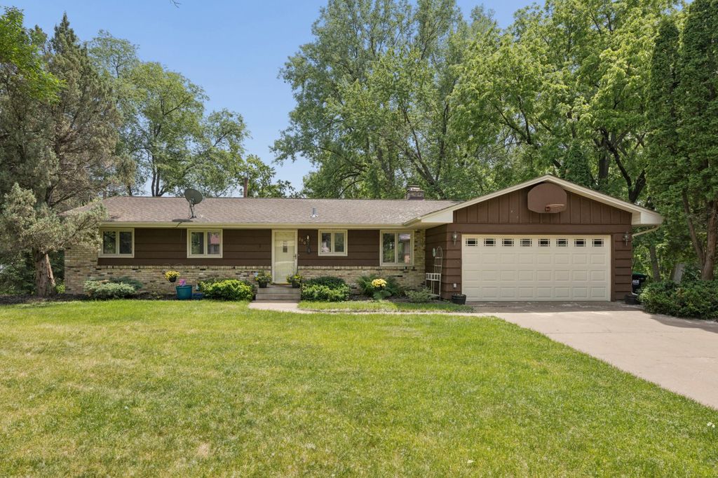 290 Rice Creek Boulevard NE, Fridley, MN 55432 — photo 2