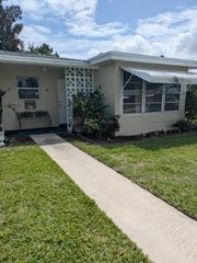 172 High Point Ter W D, Delray Beach, FL 33445
