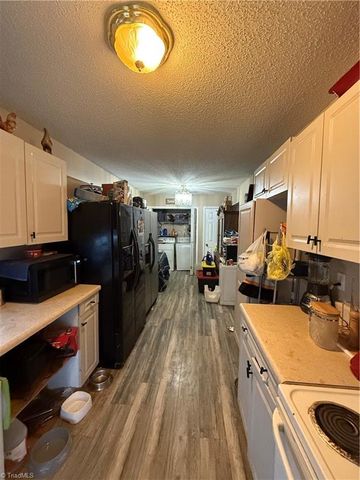 7 Fieldale Court, Greensboro, NC 27406