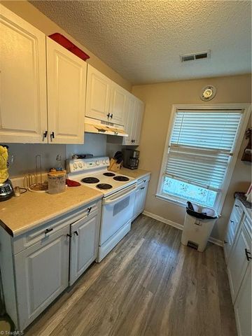 7 Fieldale Court, Greensboro, NC 27406