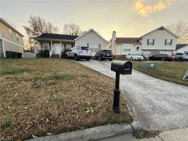 7 Fieldale Court, Greensboro, NC 27406