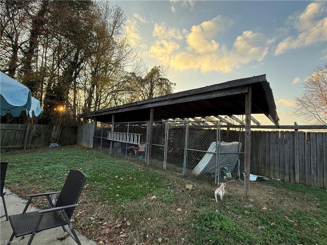 7 Fieldale Court, Greensboro, NC 27406