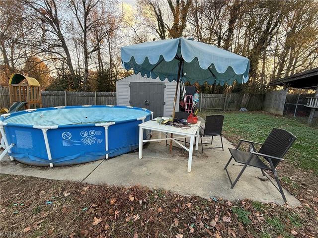 7 Fieldale Court, Greensboro, NC 27406