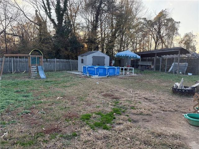 7 Fieldale Court, Greensboro, NC 27406