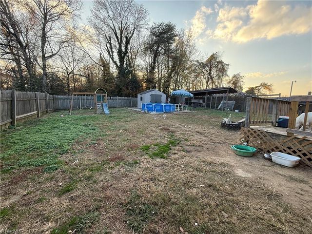 7 Fieldale Court, Greensboro, NC 27406
