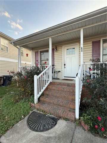7 Fieldale Court, Greensboro, NC 27406
