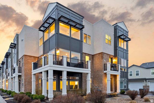 1196 W CLARK LN, Farmington, UT 84025