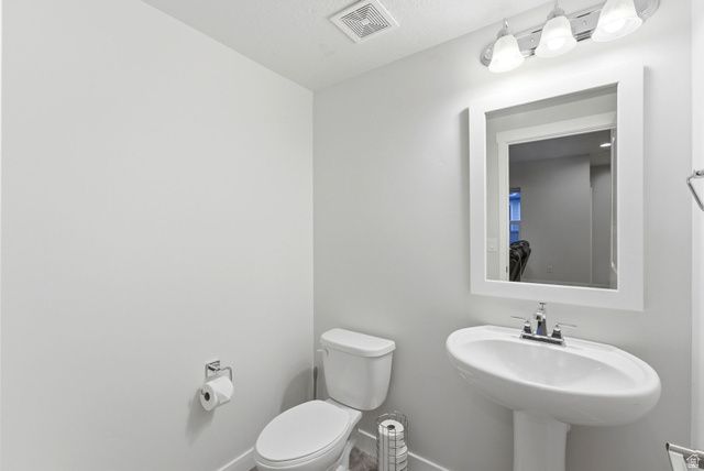 1196 W CLARK LN, Farmington, UT 84025