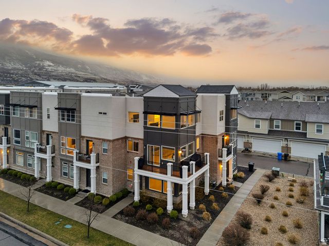 1196 W CLARK LN, Farmington, UT 84025