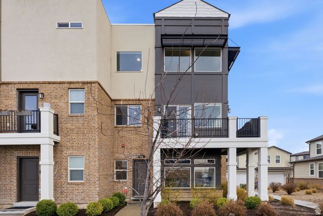 1196 W CLARK LN, Farmington, UT 84025