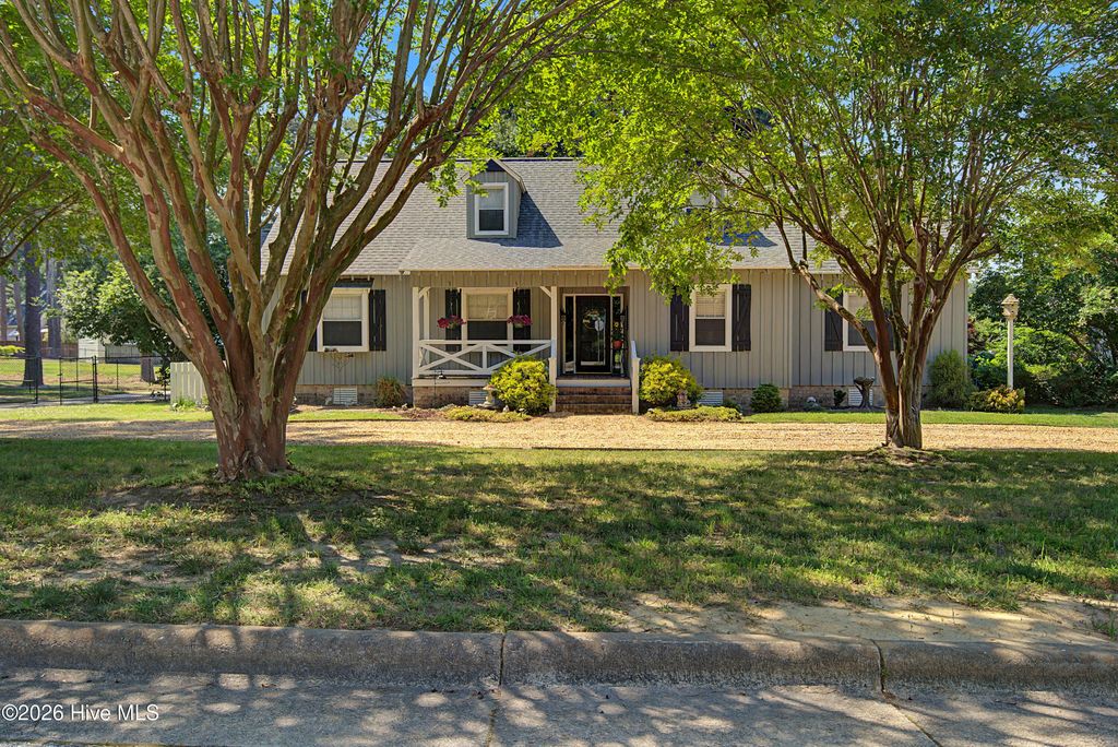 902 Rollingwood Drive NW, Wilson, NC 27893