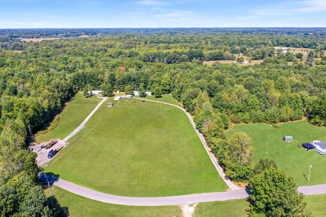 273 Running Meadows Rd, Portland, TN 37148