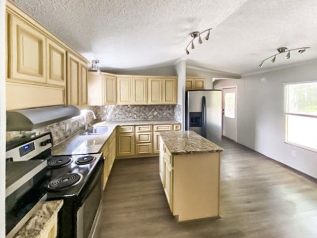 273 Running Meadows Rd, Portland, TN 37148