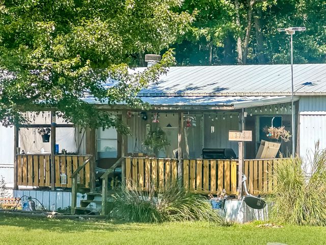 273 Running Meadows Rd, Portland, TN 37148