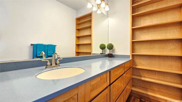 6133 Summer Street 6133B, Honolulu, HI 96821
