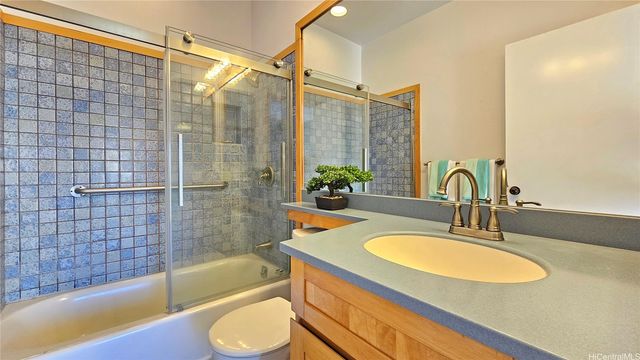 6133 Summer Street 6133B, Honolulu, HI 96821