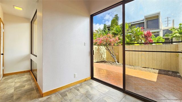 6133 Summer Street 6133B, Honolulu, HI 96821
