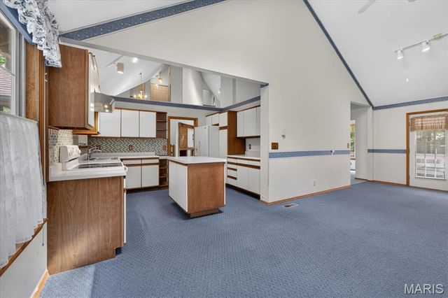 535 Lorraine Lake Drive, Wright City, MO 63390