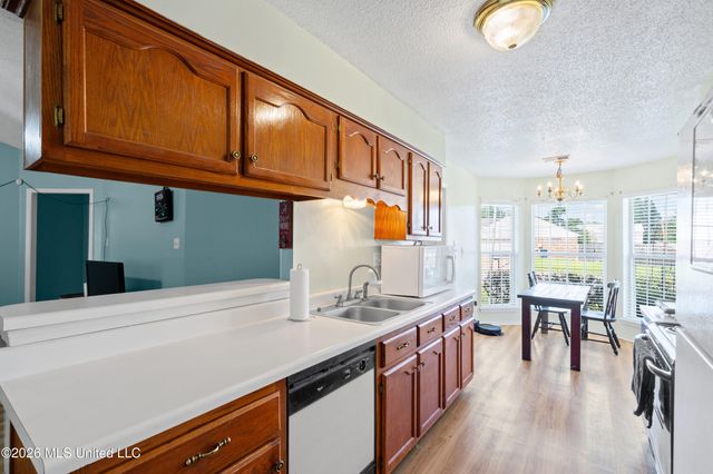 10331 Oak Leaf Drive, Olive Branch, MS 38654
