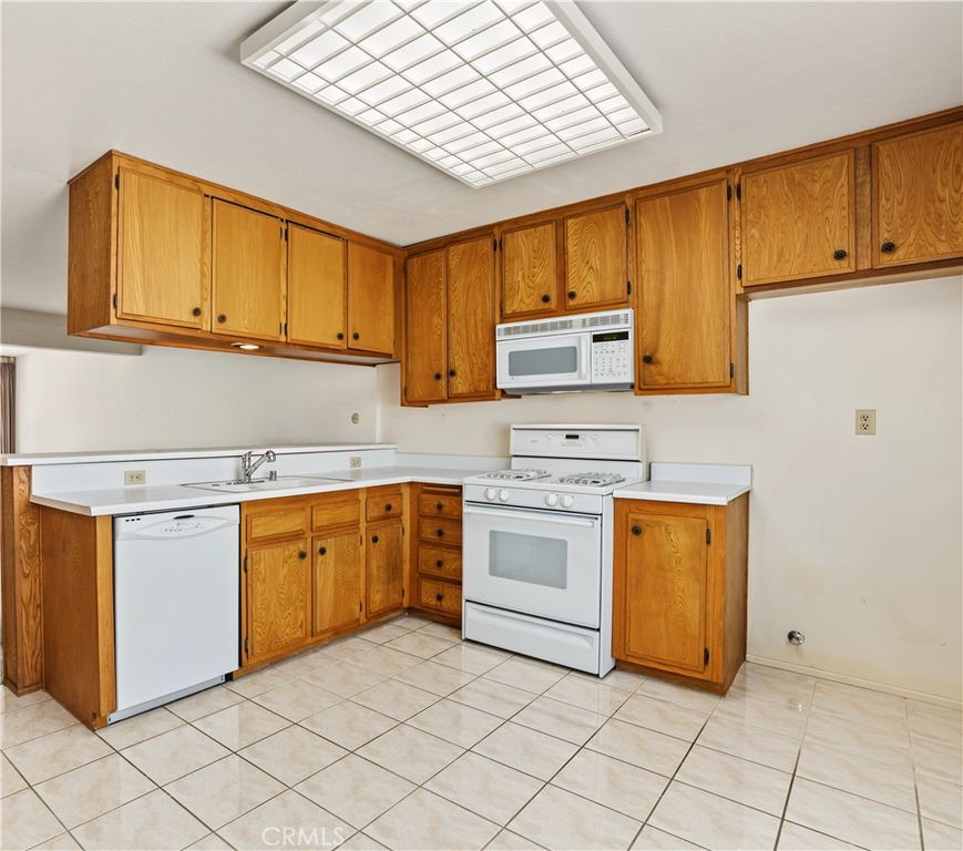 22269 1/2 Erwin, Woodland Hills, CA 91367 — photo 5