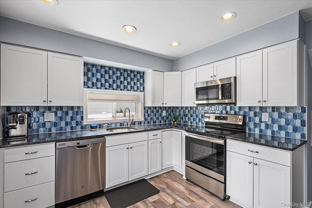 330 Woods Road, North Babylon, NY 11703