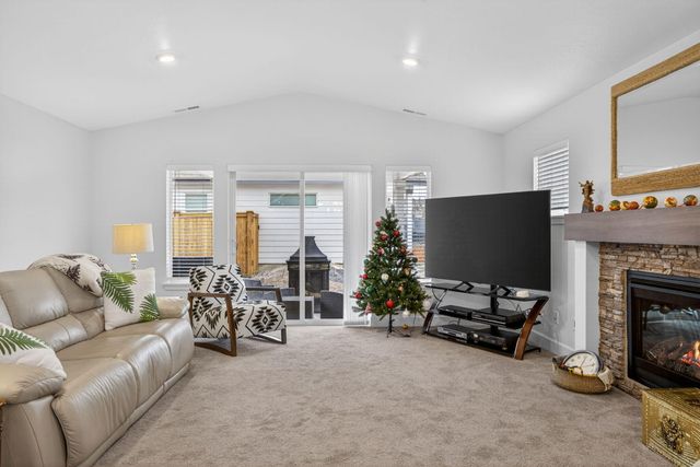 1055 NW Varnish Lane, Redmond, OR 97756