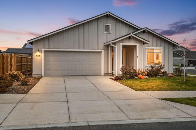 1055 NW Varnish Lane, Redmond, OR 97756