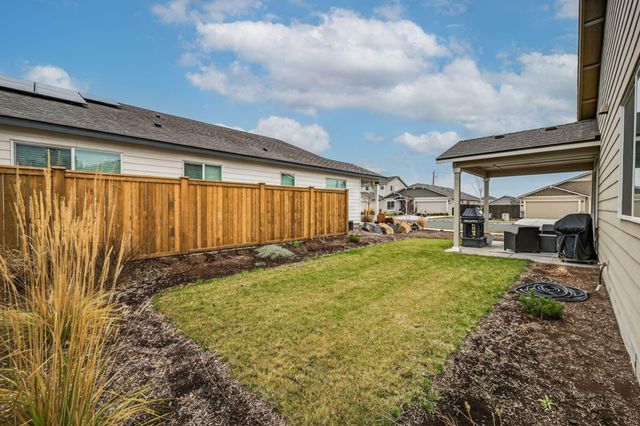 1055 NW Varnish Lane, Redmond, OR 97756